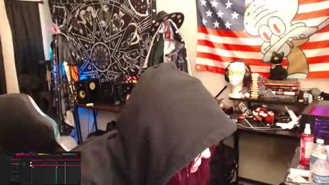 Snapshot of xxlilithmoonxx chatting on December 14, 3:45 am Lilith online show from December 14, 3:45 am