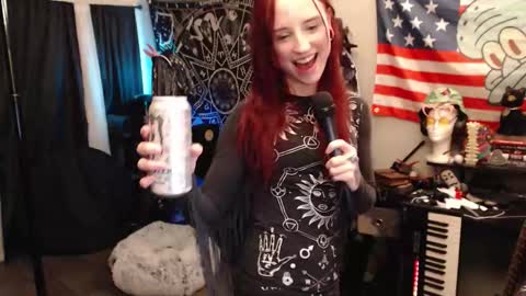 Snapshot of xxlilithmoonxx chatting on December 19, 2:07 am Lilith online show from December 19, 2:07 am