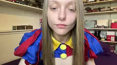 Snapshot of xxloveanastasia chatting on October 16, 5:25 pm LoveAnastasia online show from October 16, 5:25 pm