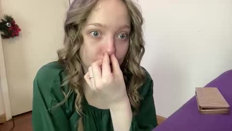 Snapshot of xxloveanastasia chatting on December 16, 5:07 pm LoveAnastasia online show from December 16, 5:07 pm