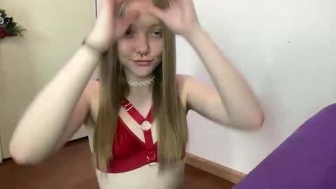 Snapshot of xxloveanastasia chatting on December 18, 4:57 pm LoveAnastasia online show from December 18, 4:57 pm