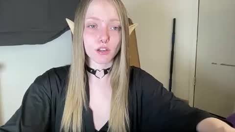 Snapshot of xxloveanastasia chatting on January 15, 2:21 pm LoveAnastasia online show from January 15, 2:21 pm