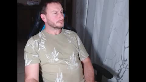 Snapshot of xxmettexx chatting on December 8, 9:30 pm xxmettexx online show from December 8, 9:30 pm