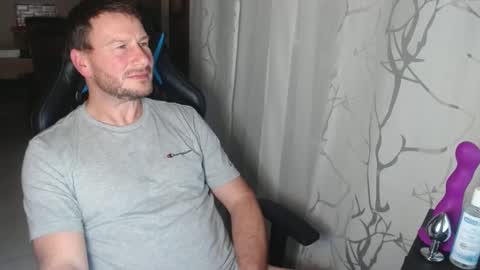 Snapshot of xxmettexx chatting on December 15, 9:31 pm xxmettexx online show from December 15, 9:31 pm