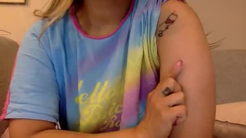 Snapshot of xxobeauty chatting on March 1, 8:11 pm xxobeauty online show from March 1, 8:11 pm