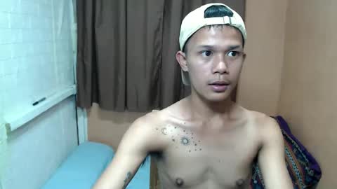 Snapshot of xxronnie chatting on March 22, 1:53 am xxronnie online show from March 22, 1:53 am