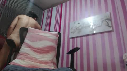 xxrowenatastycockforyouxx online show from September 24, 2:48 am