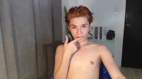 Snapshot of xxsebastian18 chatting on January 19, 4:22 am seb online show from January 19, 4:22 am