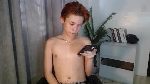 Snapshot of xxsebastian18 chatting on January 20, 1:39 am seb online show from January 20, 1:39 am