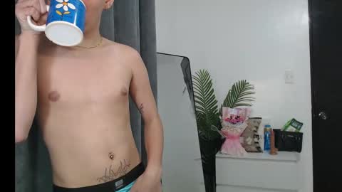 Snapshot of xxsebastian18 chatting on March 10, 8:45 pm seb online show from March 10, 8:45 pm