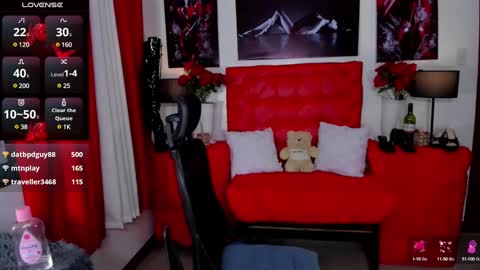 Snapshot of xxslutty_kim chatting on February 11, 6:33 pm xxslutty kim online show from February 11, 6:33 pm