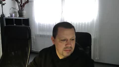 Eddi online show from February 10, 7:45 am