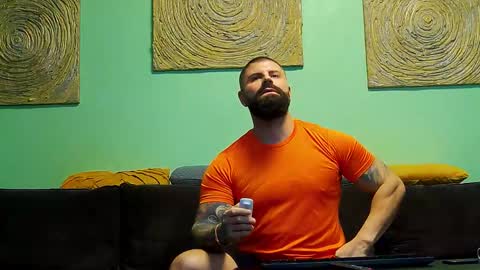 Snapshot of xxtreamleonard chatting on November 25, 10:15 am Xtream Leonard online show from November 25, 10:15 am