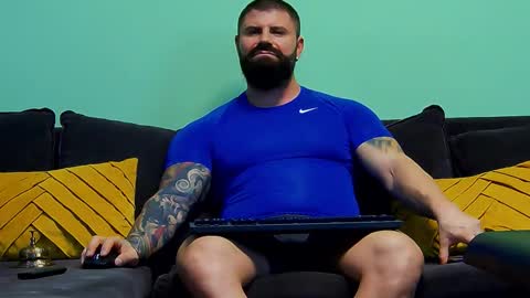 Snapshot of xxtreamleonard chatting on December 1, 5:18 pm Xtream Leonard online show from December 1, 5:18 pm