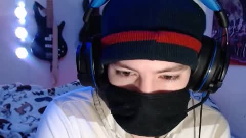 David Fox online show from February 3, 4:32 am