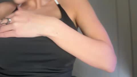 Snapshot of xxx_leila chatting on March 23, 9:13 am xxx_leila online show from March 23, 9:13 am