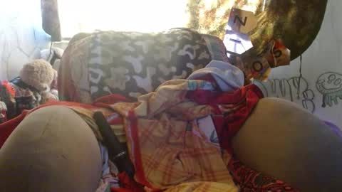 Snapshot of xxx_morena chatting on December 15, 12:06 pm LILI online show from December 15, 12:06 pm