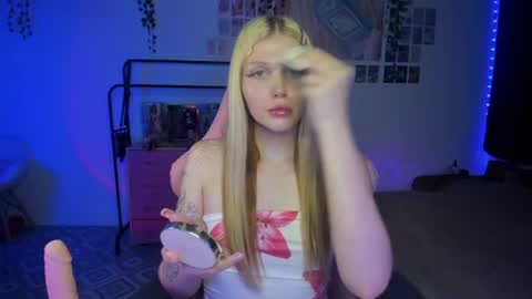 Pretty online show from June 29, 9:37 pm