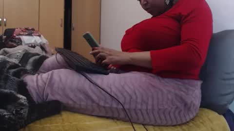 Ayanda online show from November 15, 6:37 pm