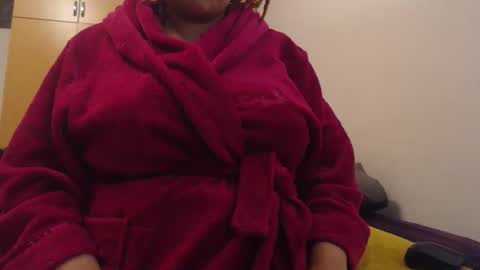 Ayanda online show from November 17, 3:18 pm