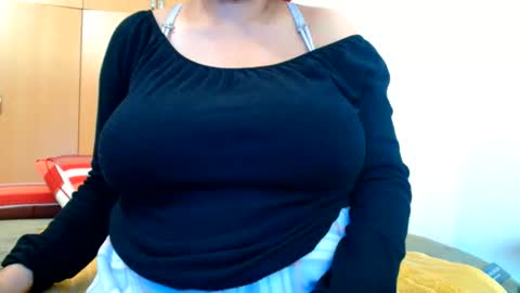 Ayanda online show from May 31, 12:01 pm