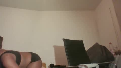 Danielle online show from April 7, 6:19 pm