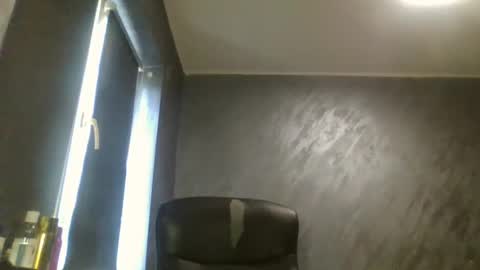 xxxdonpuiuuxxx online show from January 13, 9:08 am