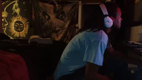 Snapshot of xxxjrstrokesxxx chatting on December 18, 2:39 am xxxjrstrokesxxx online show from December 18, 2:39 am