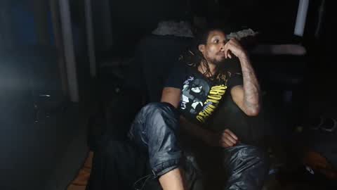 xxxjrstrokesxxx online show from April 27, 1:47 am