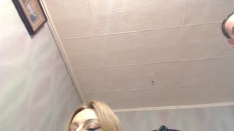 isa and gonzo online show from December 14, 7:51 am