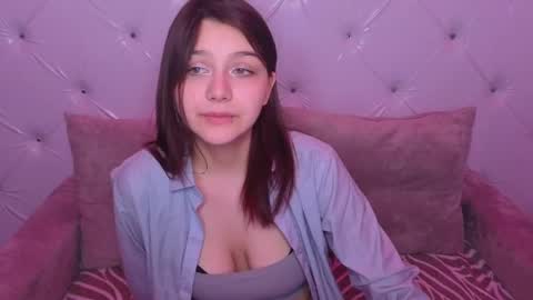 Snapshot of xxxnaughtyfoxxx chatting on May 7, 6:46 pm foxy online show from May 7, 6:46 pm