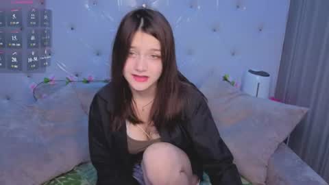 Snapshot of xxxnaughtyfoxxx chatting on June 20, 6:22 pm foxy online show from June 20, 6:22 pm