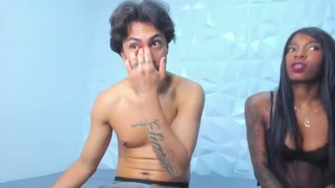 Snapshot of xxxplosive_couple chatting on June 22, 3:25 am xxxplosive_couple online show from June 22, 3:25 am