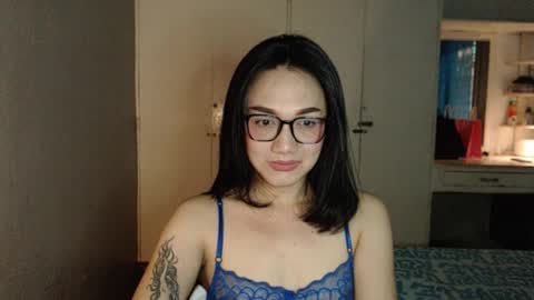 Melissa online show from December 16, 12:15 am