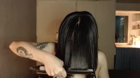 Melissa online show from March 1, 11:29 pm