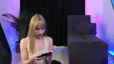 July and Fer online show from December 28, 7:11 am