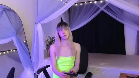 Snapshot of xxxvandersexxx chatting on February 24, 6:55 am July and Fer online show from February 24, 6:55 am