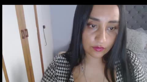 Lunhaa   online show from February 17, 7:31 pm