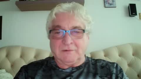 Snapshot of xxxxpeter55 chatting on February 13, 9:49 am xxxxpeter55 online show from February 13, 9:49 am