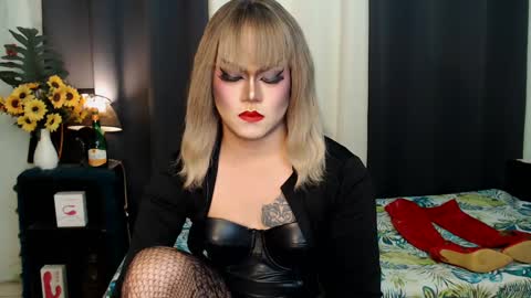 QueenMarina online show from January 24, 6:35 am