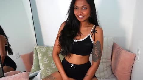 Zara online show from March 6, 5:43 pm