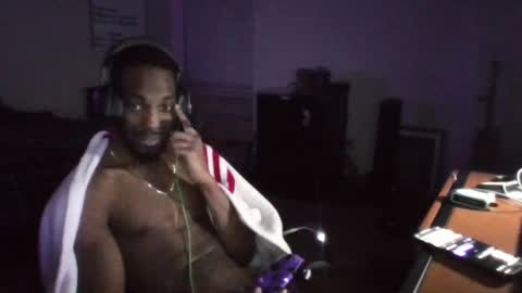 Snapshot of y_sticky chatting on March 7, 5:18 am y_sticky online show from March 7, 5:18 am