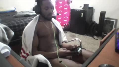 Snapshot of y_sticky chatting on March 10, 7:29 pm y_sticky online show from March 10, 7:29 pm