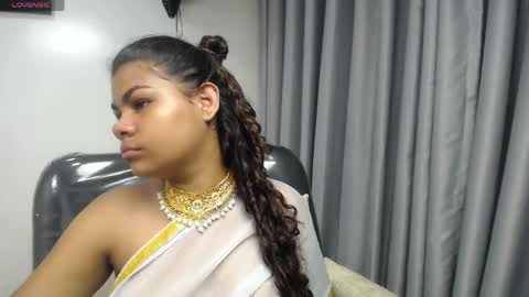 yazhini online show from April 15, 11:50 am