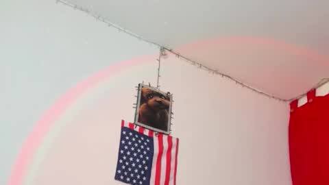 yair independent model online show from January 7, 6:43 pm