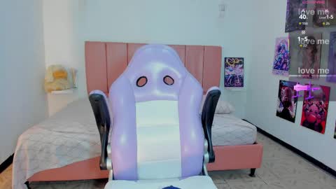 Naomi online show from April 9, 8:58 pm