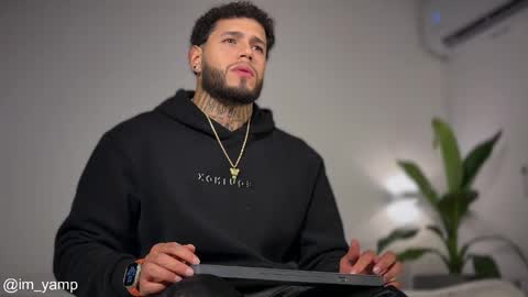 yamp sambrano online show from December 3, 1:24 am