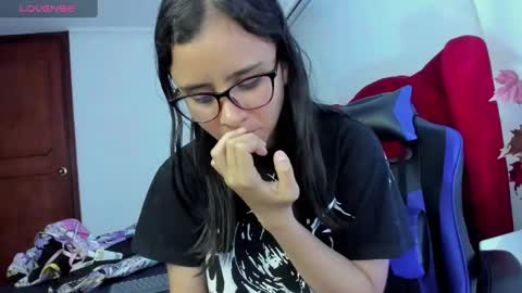 Snapshot of yan_nyan chatting on February 12, 12:27 am yan_nyan online show from February 12, 12:27 am