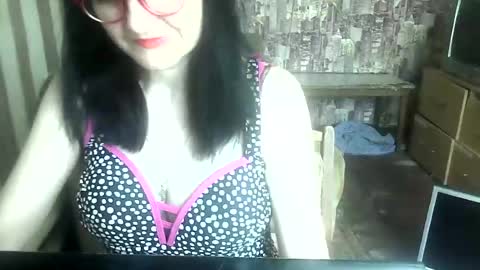 Snapshot of yanafiesta chatting on July 17, 12:34 pm yanafiesta online show from July 17, 12:34 pm