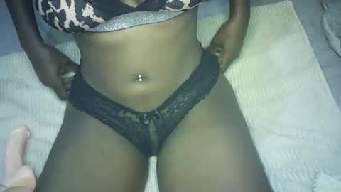Snapshot of yanalove639843 chatting on April 19, 2:00 am yanalove online show from April 19, 2:00 am